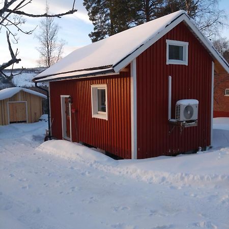 Nyrenoverad Charmig Gaeststuga Med Sovloft I Jaerpen Jarpen Luaran gambar