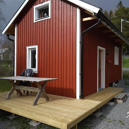 Nyrenoverad Charmig Gaeststuga Med Sovloft I Jaerpen Jarpen Luaran gambar